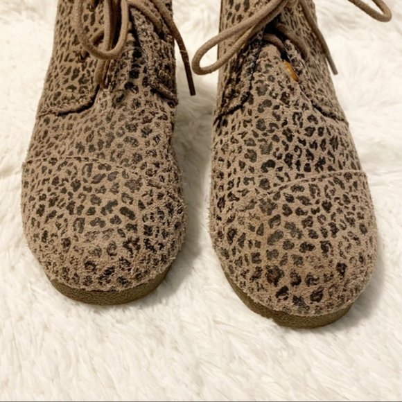 Toms Desert Taupe Cheetah Animal Print Lace Up Bootie Youth Size 2 - Picture 4 of 9